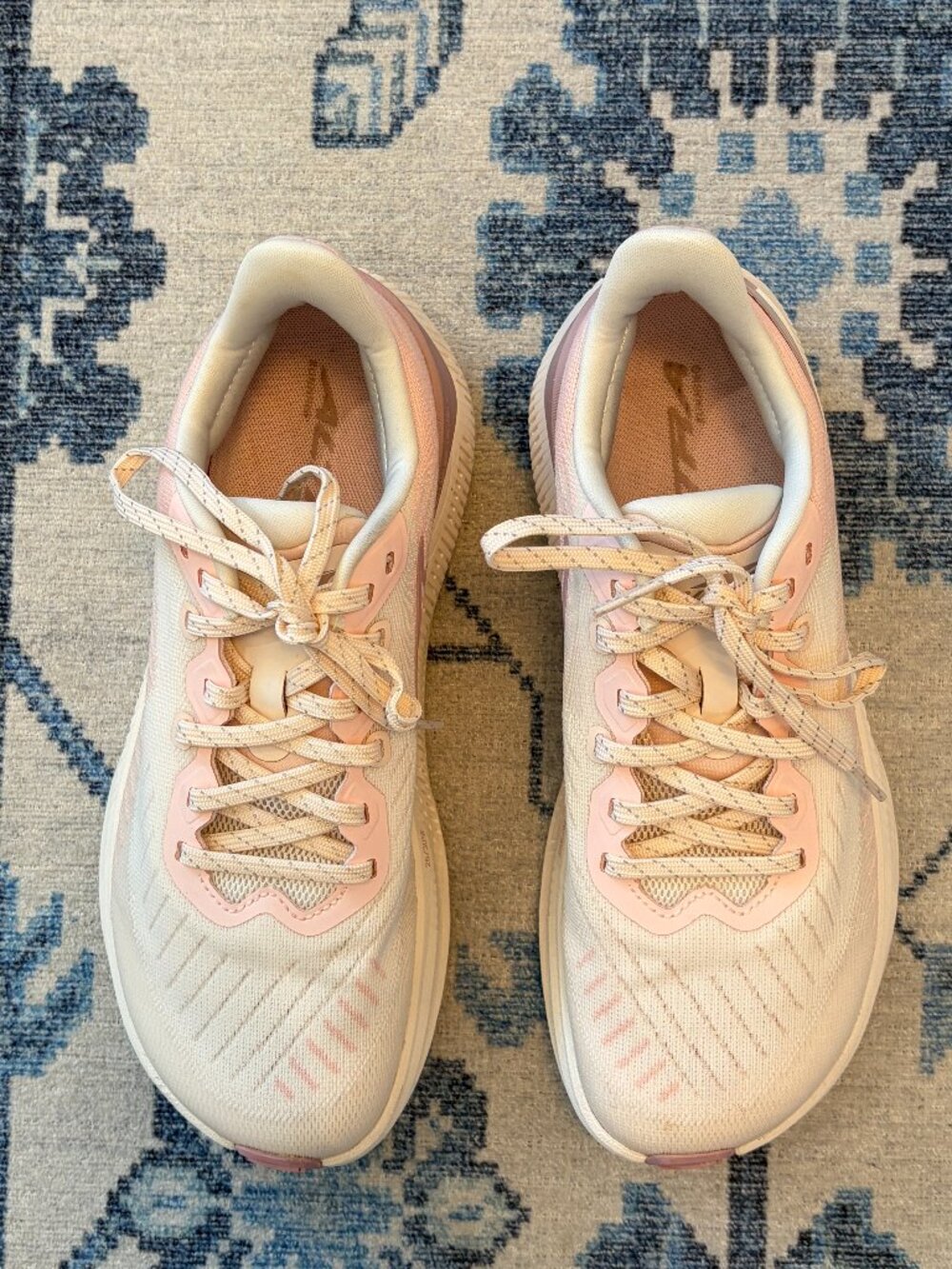 ALTRA Women's Experience Form Running Shoes in Dusty Pink Sz. 8.5